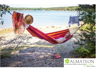 Hamac SANTANA vendu avec support en bois et toile coloris rose AMAZONAS