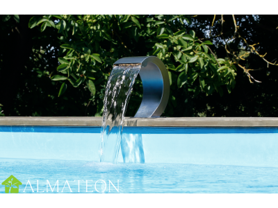 Cascade piscines Ubbink en INOX avec éclairage LED blanc modèle MAMBA S-LED