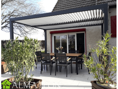 NOUVEAUTE Pergola de 10,80 m2 bioclimatique 3,60 x 3,00 x 2,31 m en ALUMINIUM coloris gris anthracite ventelles coloris écru