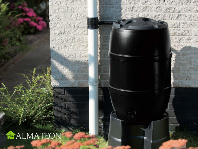 Récupérateur d'eau avec couvercle et robinet forme de tonneau 210 L noir UBBINK