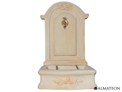 Fontaine murale Romantique ton vieilli modèle moyen 61 x 48 x 96 cm avec robinet